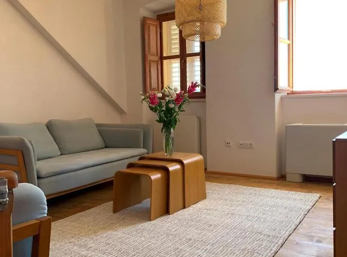 Hedera Estate, House Hedera Vi *